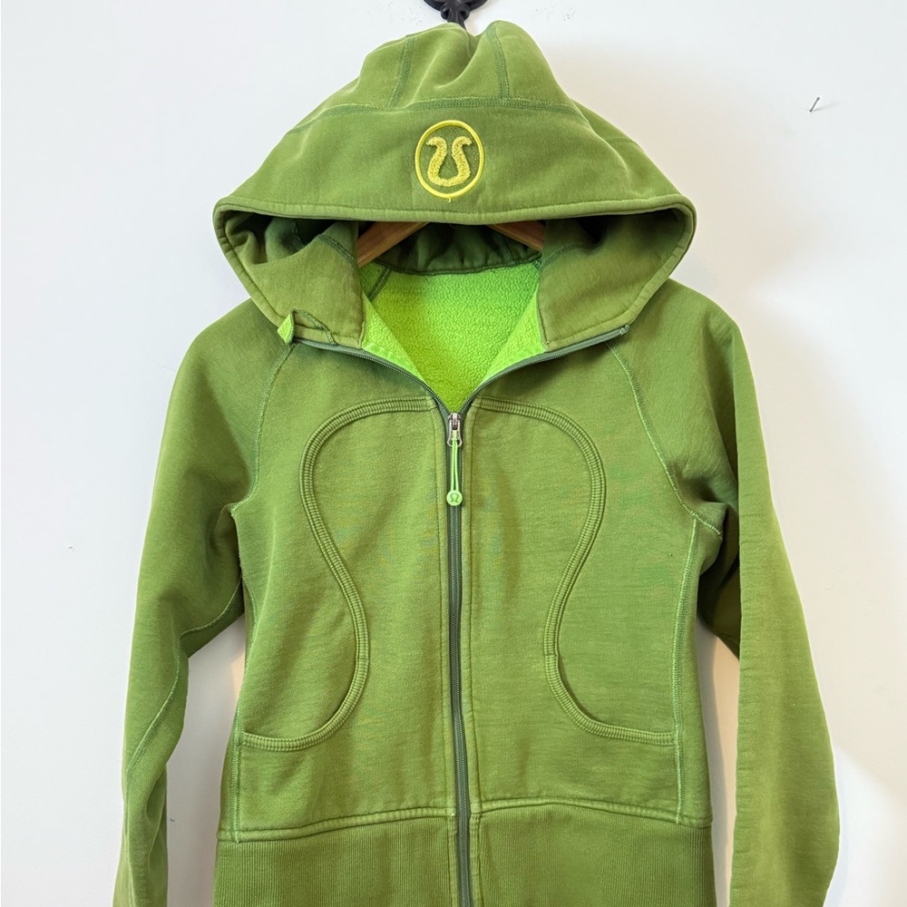 Lululemon Scuba Hoodie– Rare St Patty’s Green Size unknown.my guess is xxs-xs,